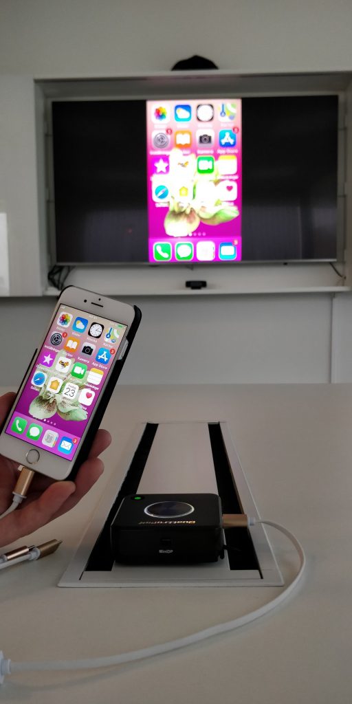 iphone screen mirroring meeting room wireless presentation